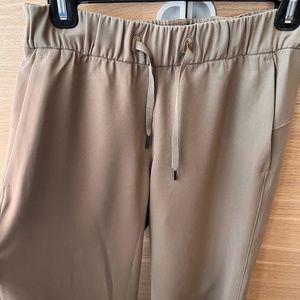 Lululemon On The Fly Pant - Wide Leg Woven - Size: 4 | Color: frontier